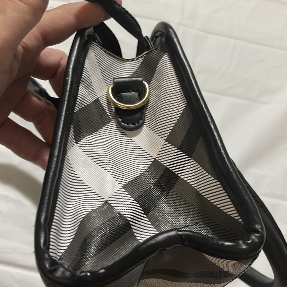 Women’s handle bag in grey, white & black plaid. Like new condition. - Picture 9 of 9